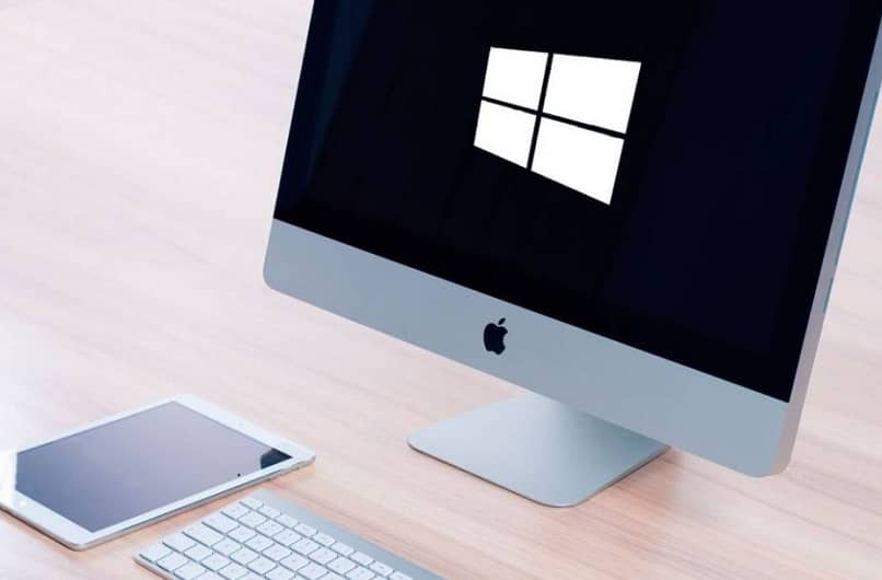 ordinateur mac avec logo windows